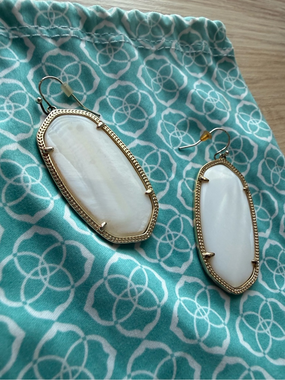 Kendra Scott White Stone Drop Earrings with Gold Trim - Picture 2 of 3